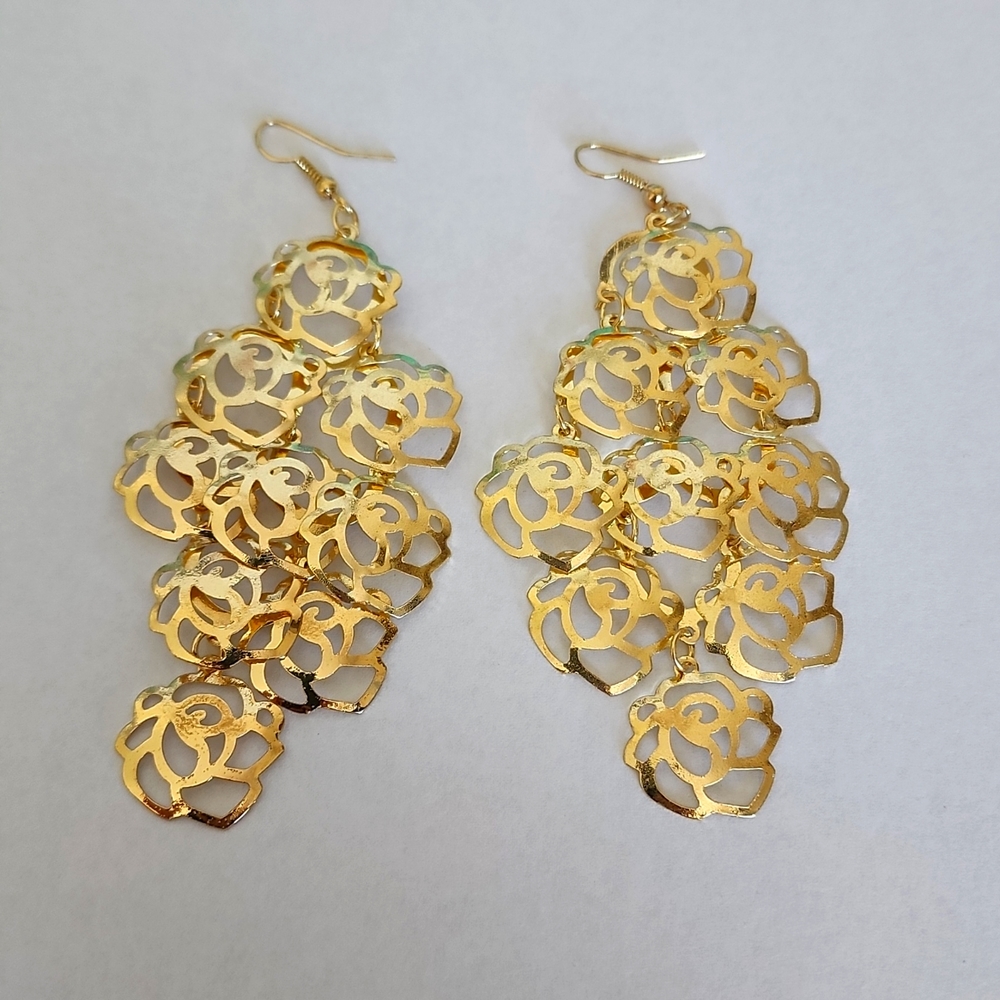 Gold floral dangle earrings